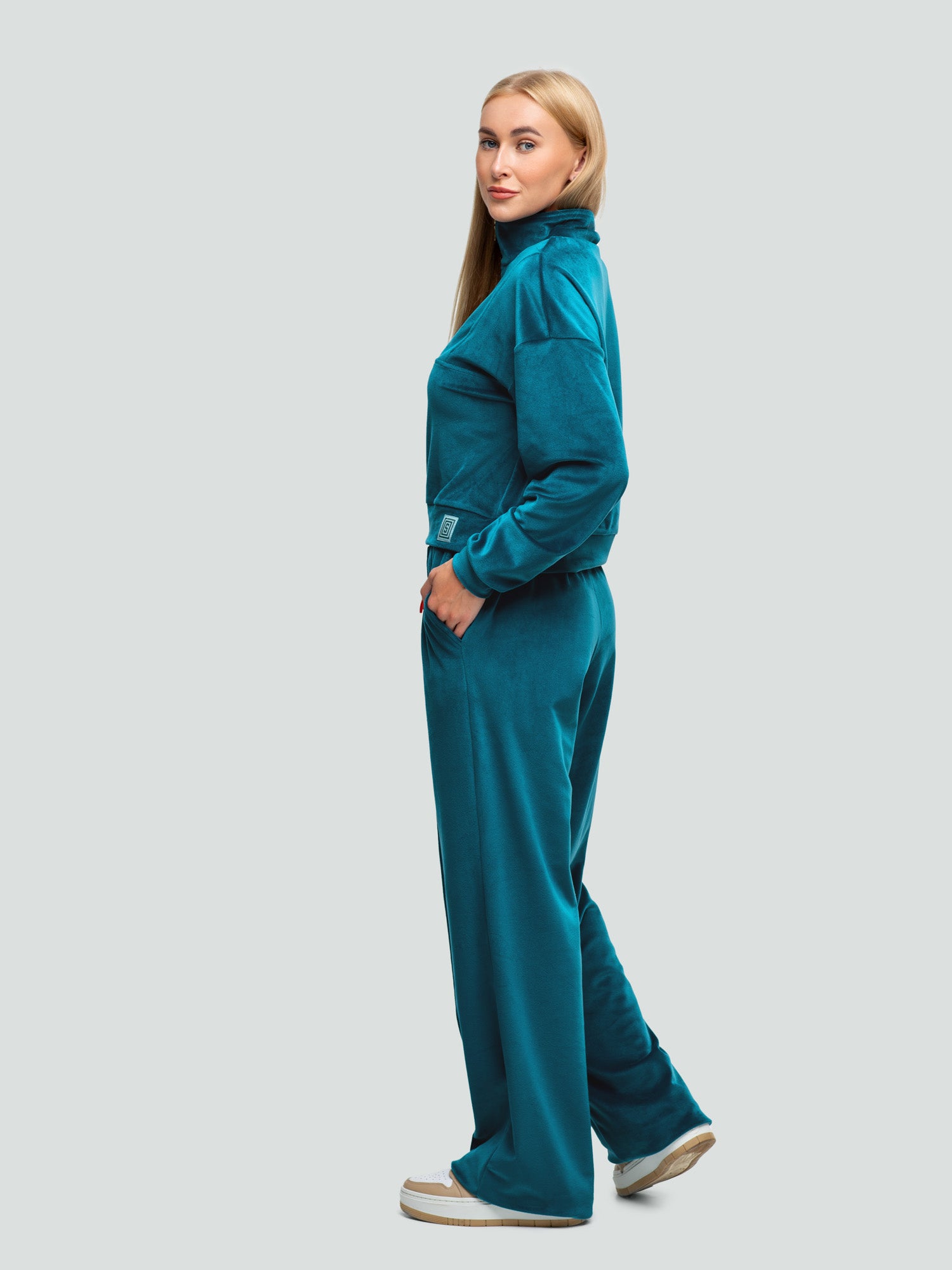 Velour tracksuit for women "Soft Shine Electric"