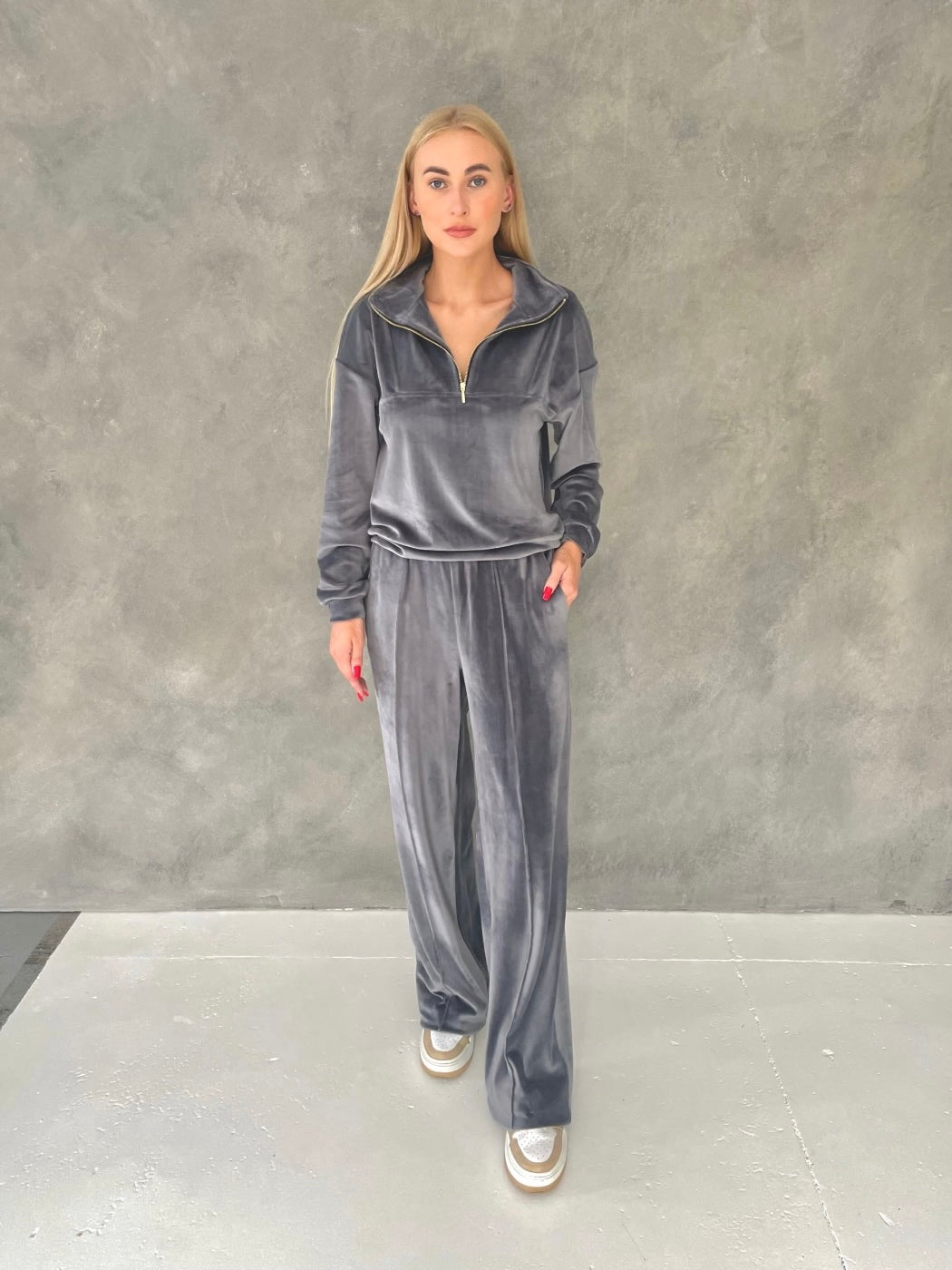 Velour tracksuit for women "Soft Shine Gray"