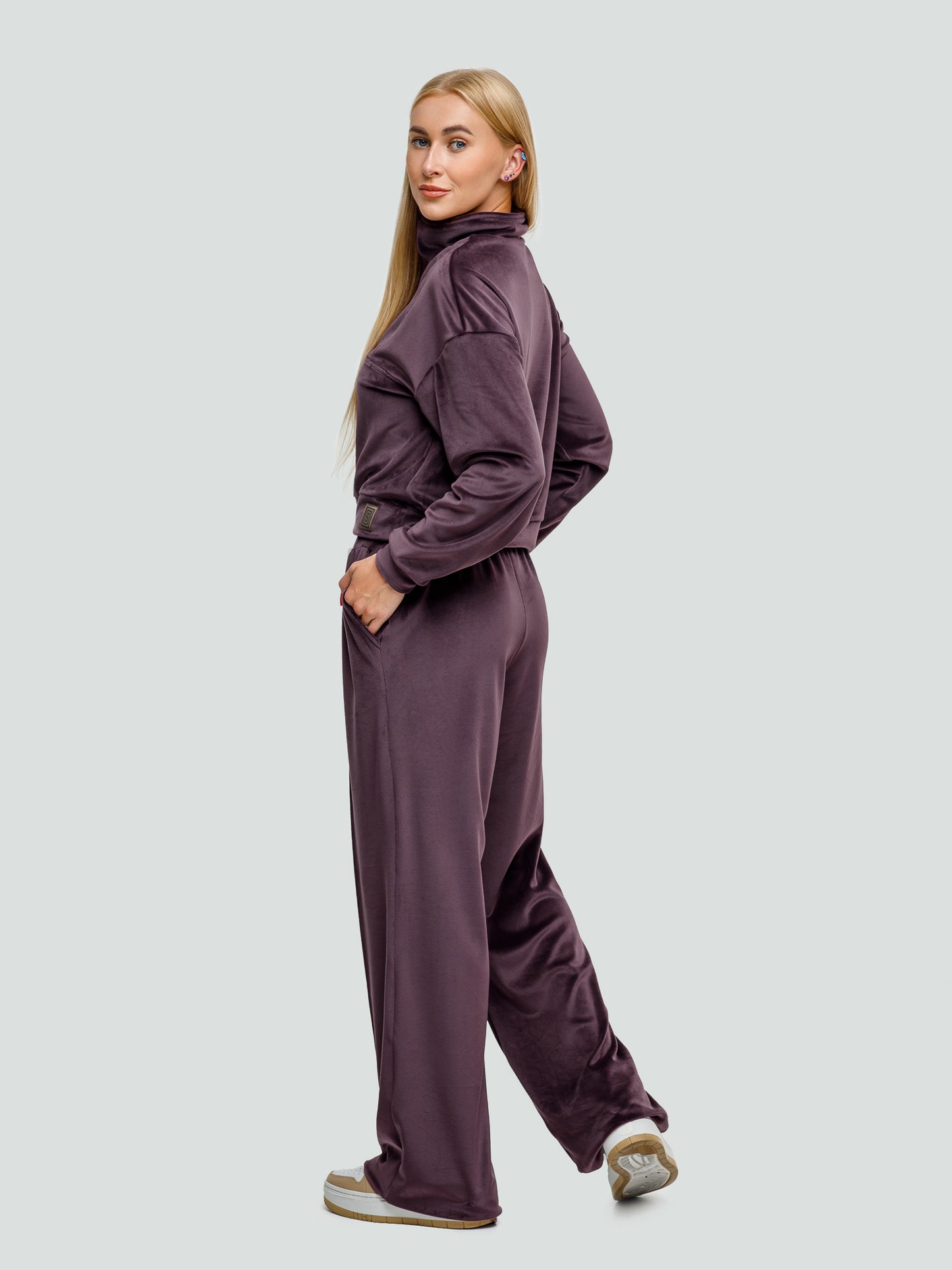 Velour tracksuit for women "Soft Shine Chocolate"