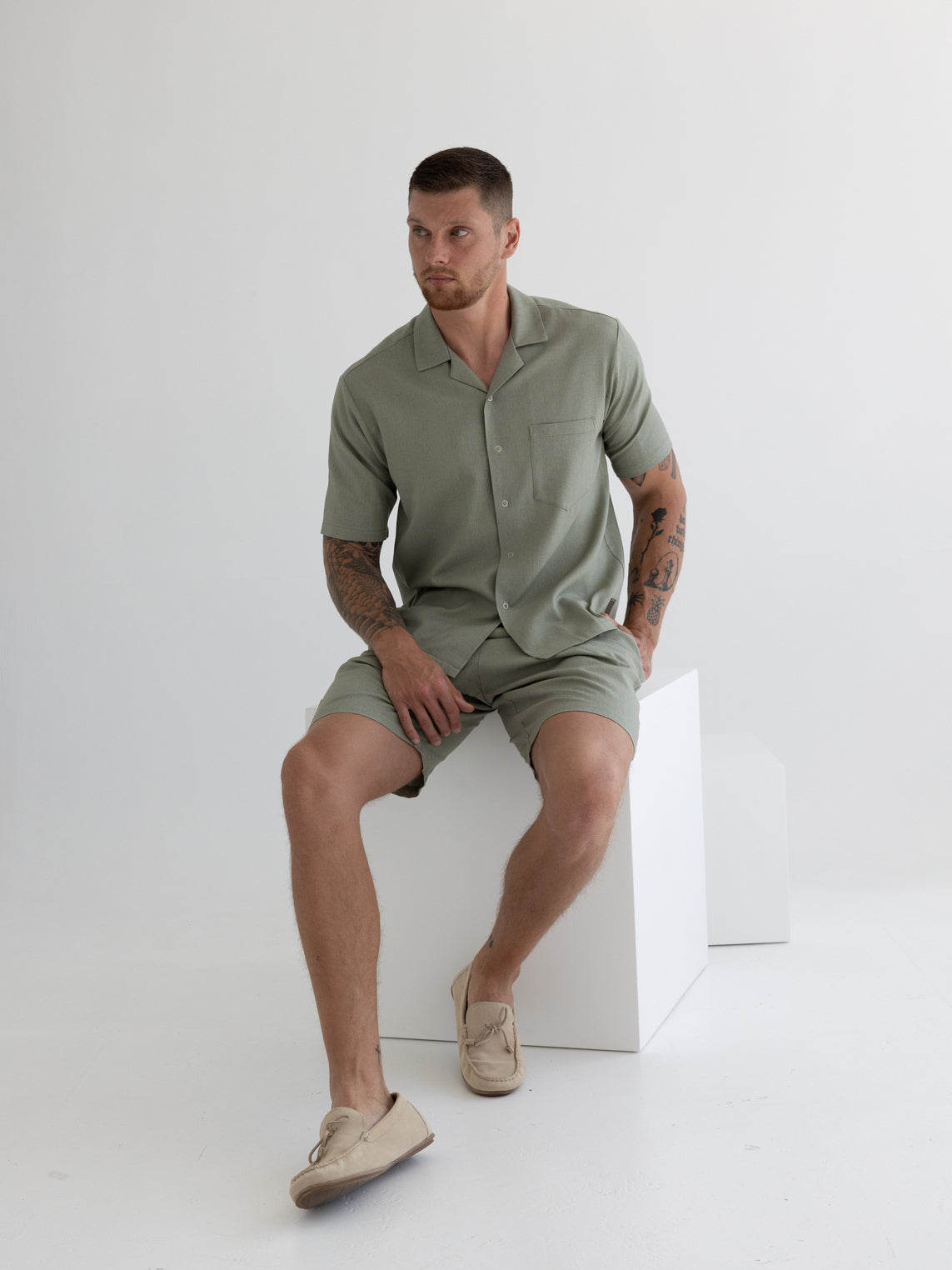 Men's Leisure suit with Shorts and Short Sleeve Shirt "Linen & Viscose"