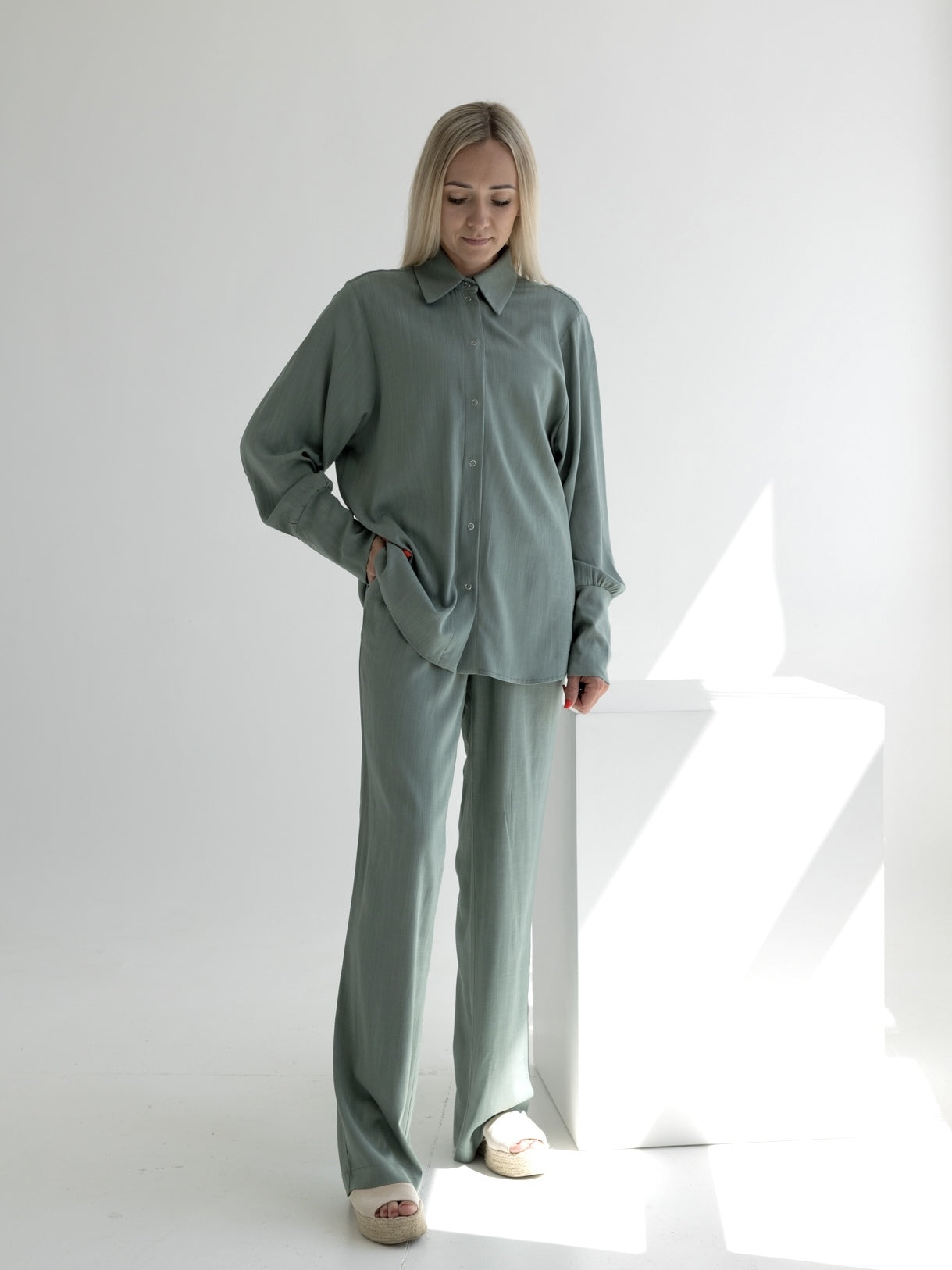 Kostiumėlis moterims su kelnėmis ir marškiniais ilgomis rankovėmis "Viscose" (Riboto leidimo)