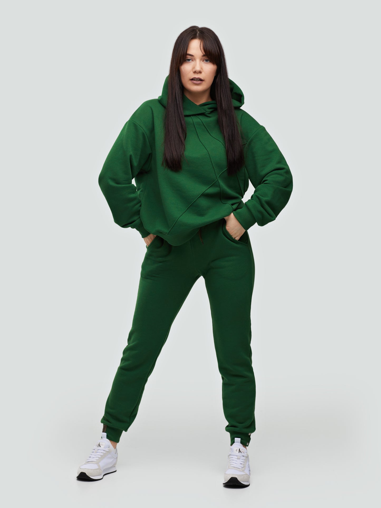 Žalias laisvalaikio kostiumėlis moterims "Comfort" be pūkelio