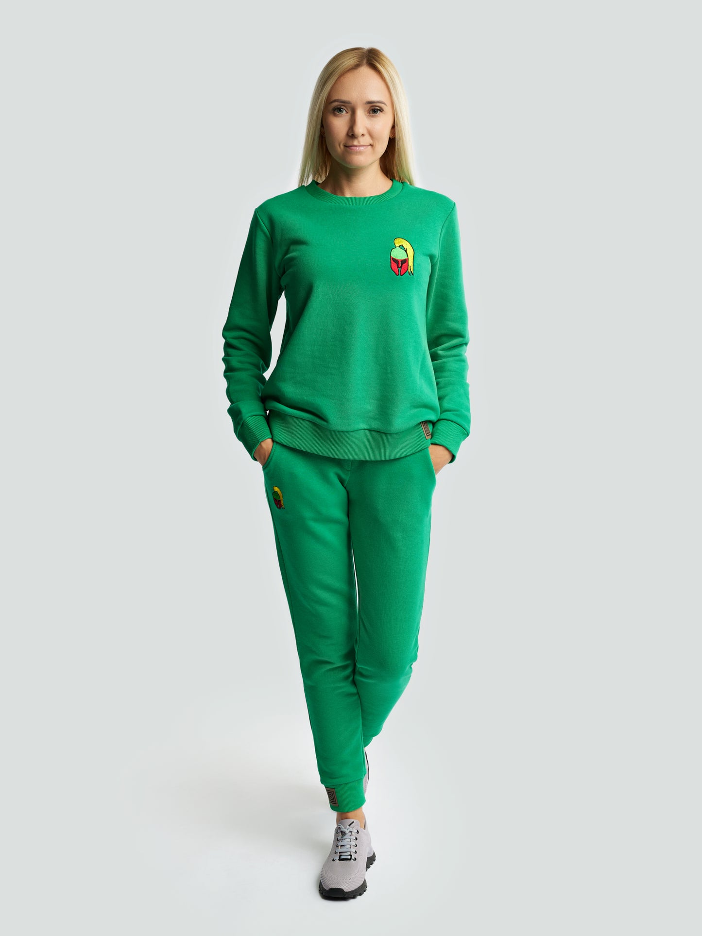 Žalias laisvalaikio kostiumėlis moterims "Los Lituanos" su siuvinėta trispalve - Losmados